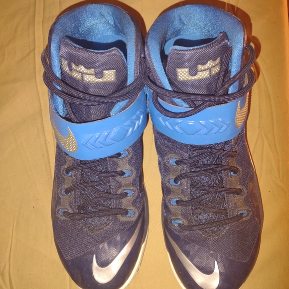 LeBron Zoom Soldier 8 'Midnight Navy' - Picture 5 of 7